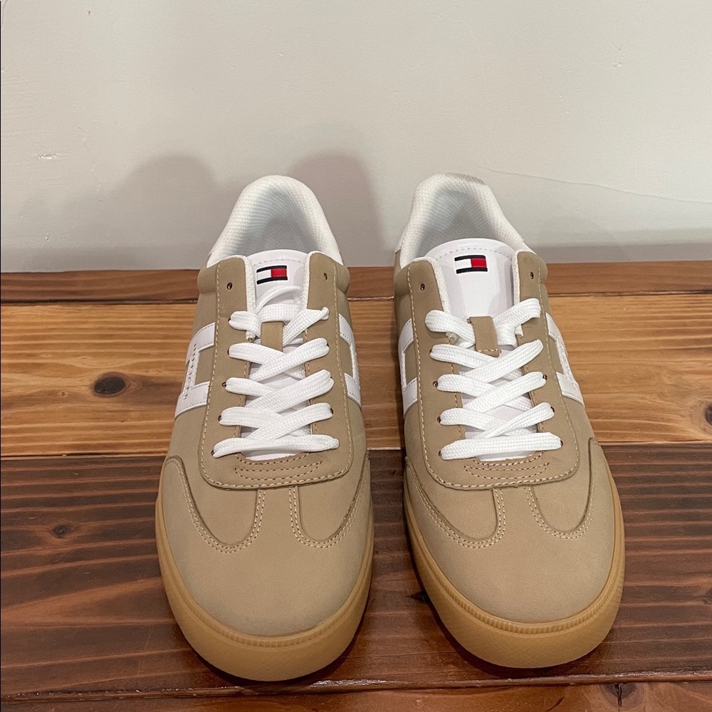 Tommy Hilfiger Maisie Sneaker Size 11 NEW! - Picture 6 of 15